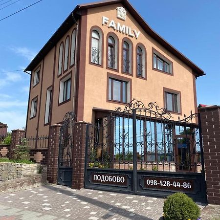 Апарт отель Family ЛюКс Каменец-Подольский Экстерьер фото